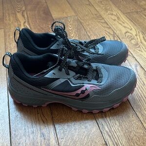 Saucony Excursion TR 16 Women's Grey and Pink Athletic Shoes